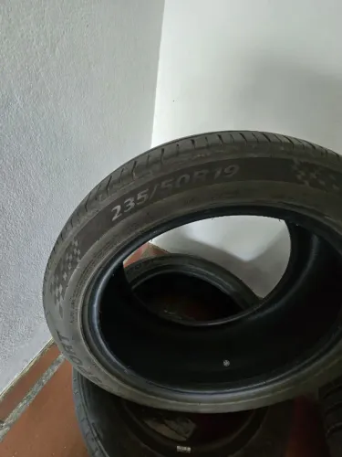 Pneus 235/50 R19 meia vida