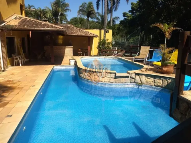 Chácara em Condomínio em Extrema, Minas Gerais, 5 suítes, 6 vagas, 510 m², R$1.750.000,00