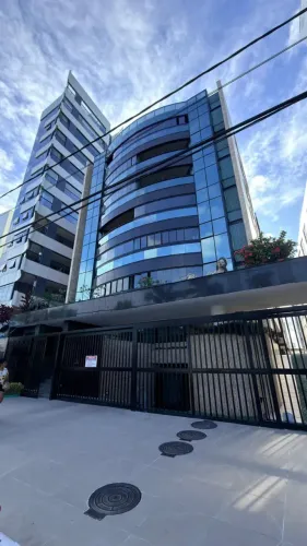 Aluga-se excelente apartamento beira-mar na Praia de Pajuçara.