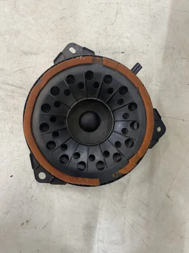 Alto Falante Dianteiro Toyota Hilux Sw4 Srx 2021 2022