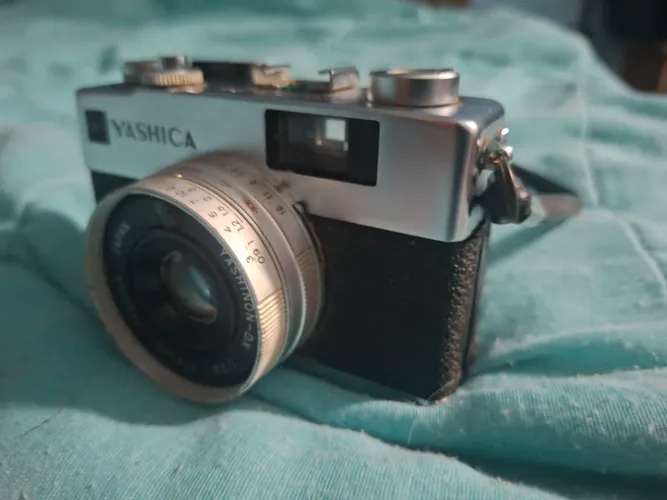 CÂMERA FOTOGRÁFICA YASHICA ELECTRO35 MC