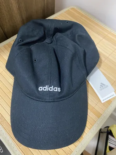 Boné SnapBack Adidas Preto (NA ETIQUETA)