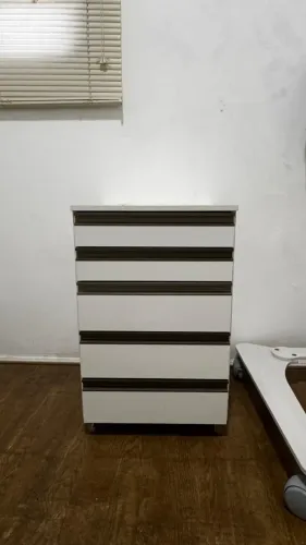 Mesa auxiliar odontológica