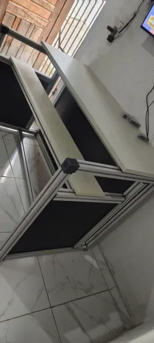 Balcão para escritório de alumínio estrutural