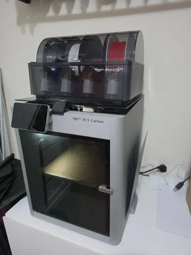 IMPRESSORA 3D BAMBU LAB X1C À VENDA - MUITO BEM CUIDADA