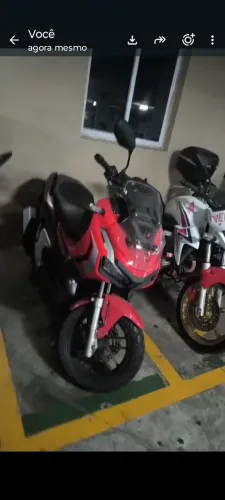 ADV novinha prata e vermelha