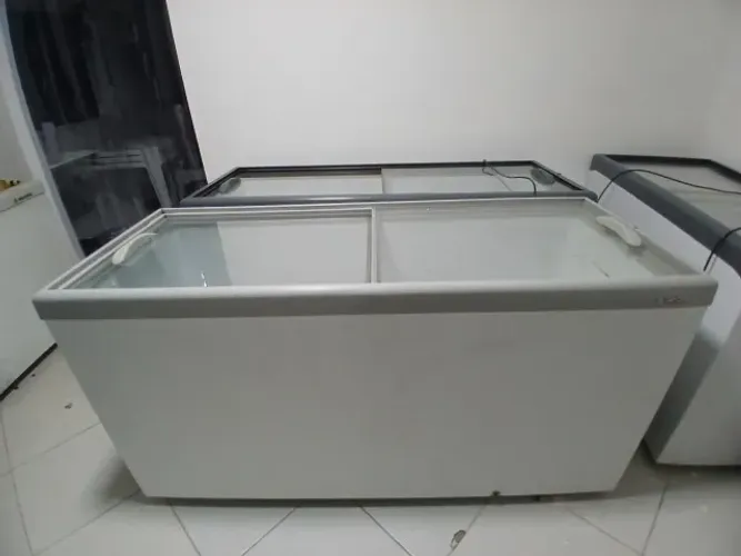 Freezer Tampa de vidro Gelopar 220v