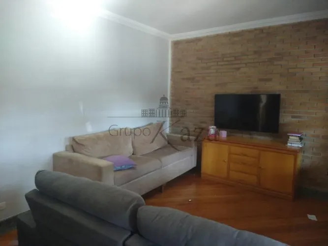 Casa - Cidade Morumbi - 3 Dormitórios - 300m² - Aceita permuta.