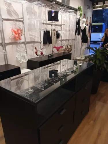 Móvel Armário MDF Preto Tampo Blindex 6 Gavetas