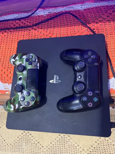 PlayStation 4 slim, 7 jogos na memória, apenas troco por PlayStation 5