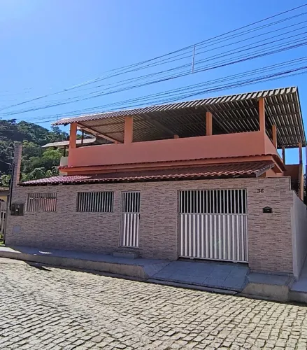 Vendo casa linear 3 quartos, sendo uma suíte - CENTRO DE RIO NOVO DO SUL -