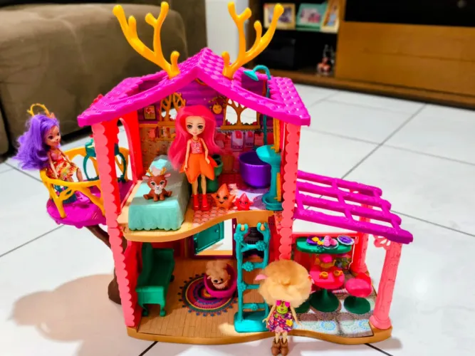 Casa Enchantimals Cervo + Penteadeira Enchantimals Starfish + Boneca Ovelha