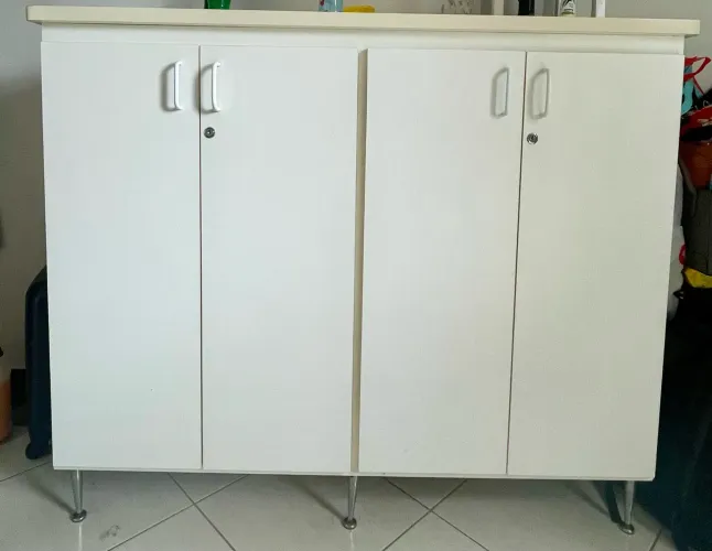 Balcão Armário Multiuso Grande e Profundo - 4 Portas com Chave (Ótimo Estado)