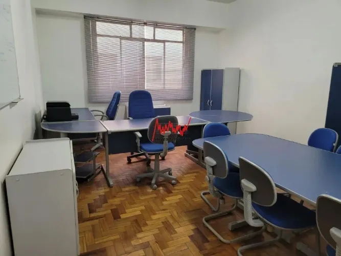 Aluga-SE sala mobiliada, no Hiper Centro de BH.