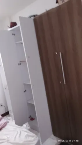 Doando guarda roupa 