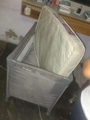 Berço chiqueirinho já usado vai com um colção e um trocado