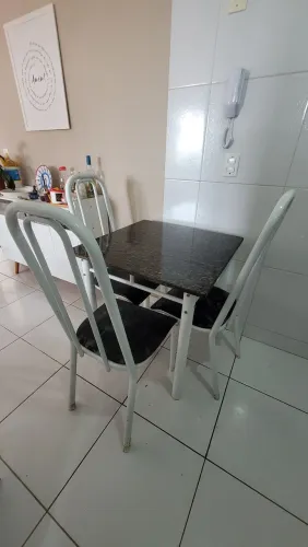 MESA GRANITO COM CADEIRAS 