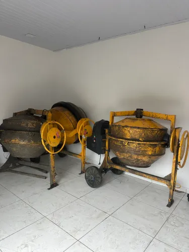 Vendo betoneira novinha