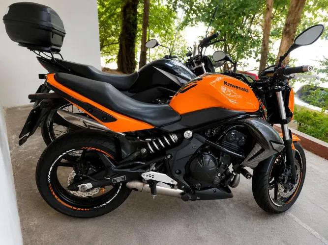 Kawasaki er6n 2010