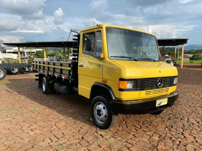 MB 710 CARROCERIA 