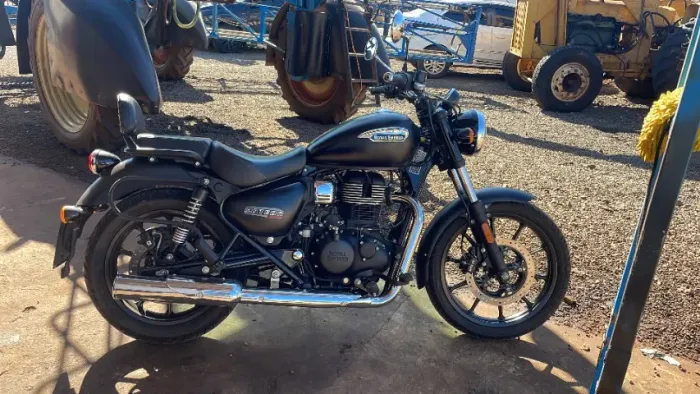 Meteor 350 - Royal Enfield preta fosca