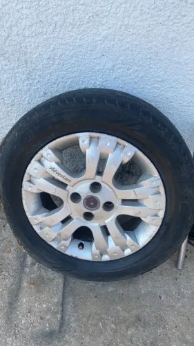 Vendo duas rodas aro 15 da strada
