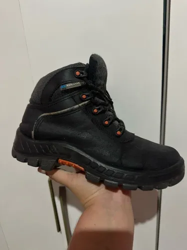 Bota N 39