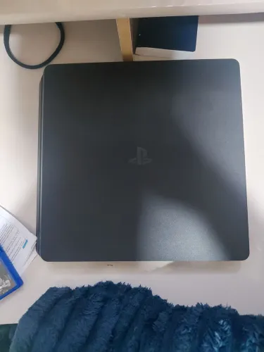 Playstation 4 Slim