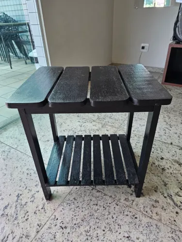 Mesinha de madeira