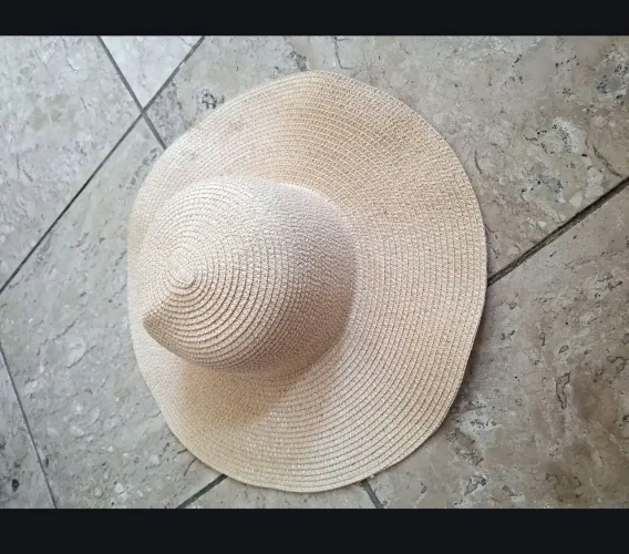 Chapéu de praia fashion