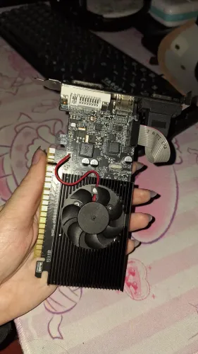 Placa de vídeo GeForce GT610 2GB