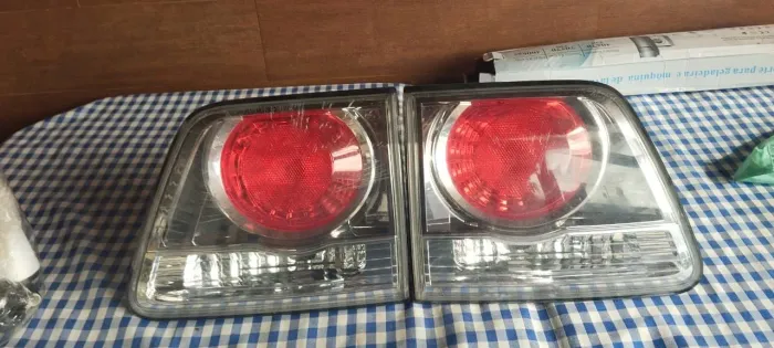Lanternas originais traseiras da tampa do porta-malas para Toyota Hilux SW4