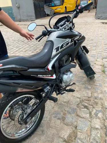 Bros 2021 excelente estado de conservação.