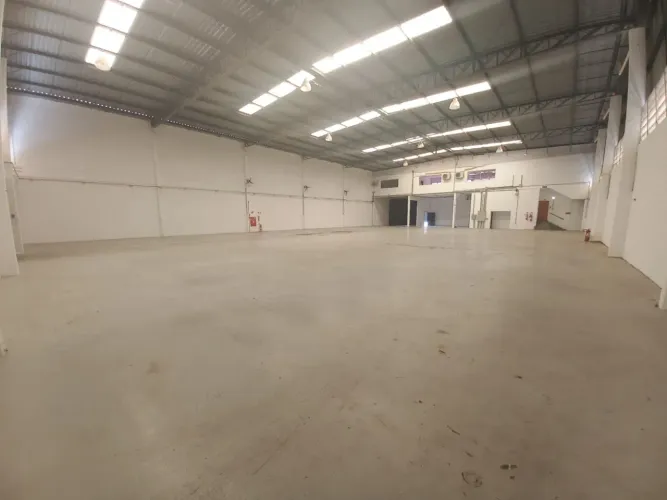 Galpão a venda com 1317 m² no Iporanga - Sorocaba - SP