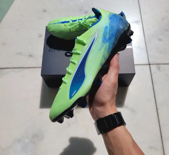 Chuteira Puma Ultra 5 Carbon FG