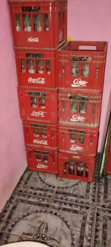 Vende-se grade de KS de coca cola 290 ml .
