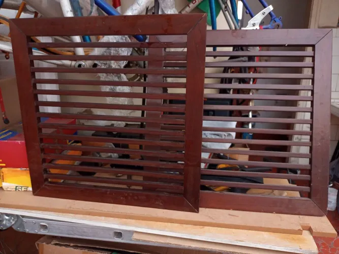 Esquadraria madeira ventilação