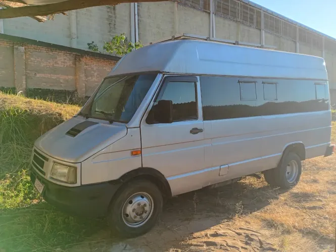 Iveco Daily Minibus Fretamento Longo 55c17 3.0 16V 170cv Diesel Mec. E5 2013