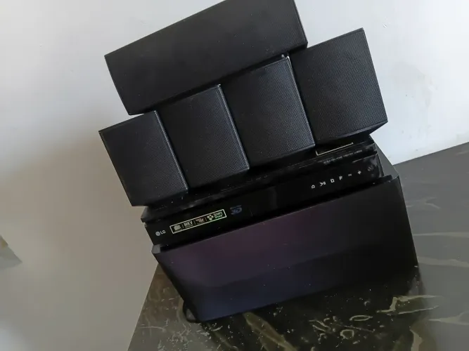 Home Theater LG Blu-Ray 3D LHB625
