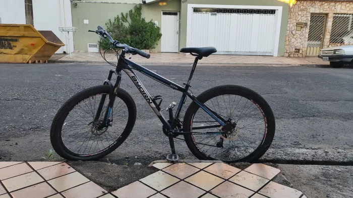 Vendo bicicleta aro 29 muito conservada