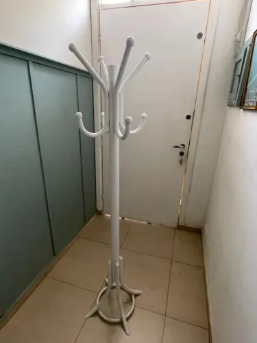 Cabideiro de Chão Tok&Stok Branco - Modelo Áustria