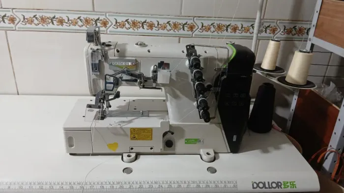 Máquina de costura ganoleira semi nova
