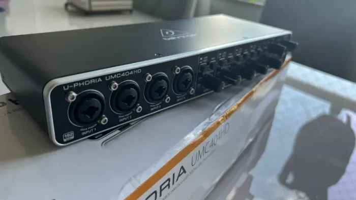 Interface de áudio Behringer U-Phoria UMC404HD