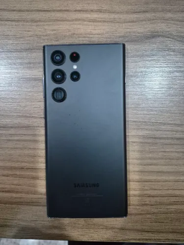 S22 ultra com defeito das linhas verdes, de resto funcionando normalmente 