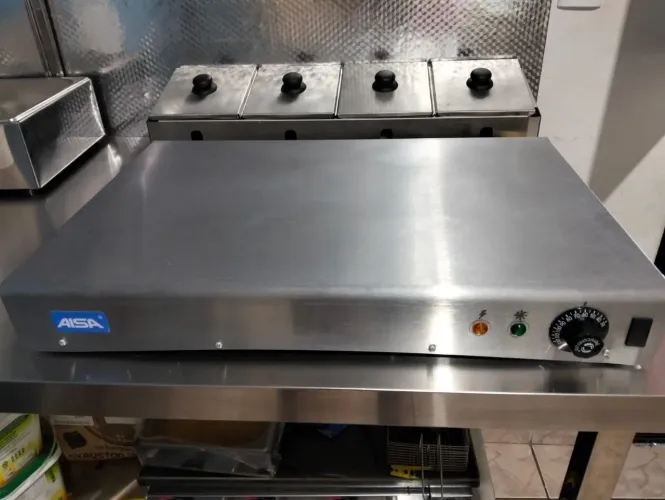 Hamburgueria e lanchonete complesta
