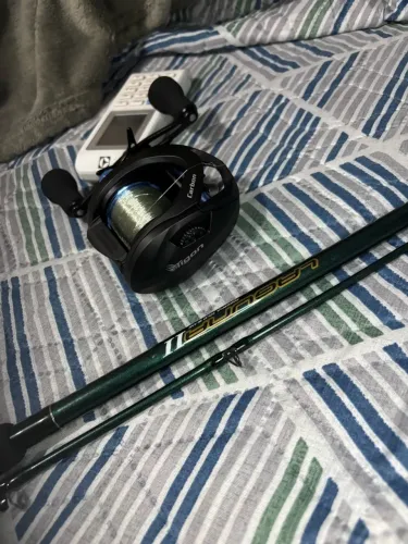 Vara de pesca com carretilha