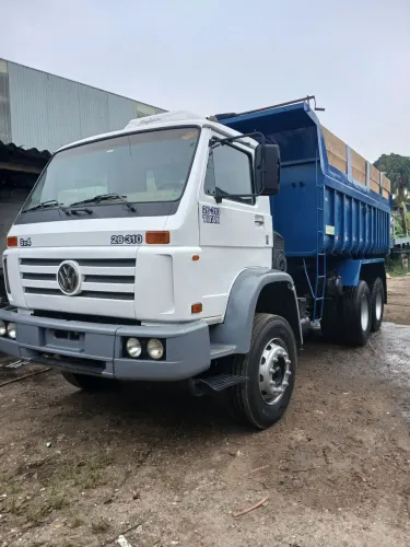 Caminhão caçamba Titan VW 26.310 Traçado  2003