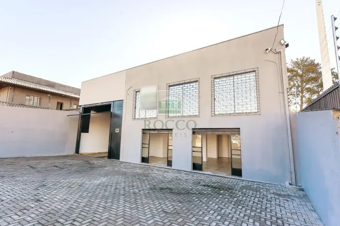 BARRACÃO TOTALMENTE REFORMADO NA AV. COMENDADOR FRANCO