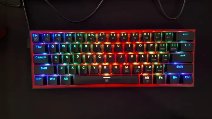 Teclado Mecânico Gamer Redragon Fizz K617 RGB Switch Red - Estado de Novo