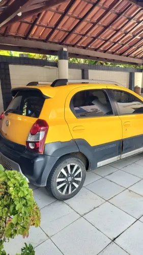 Toyota Etios Cross 1.5 Flex 16V 5P Mec. 2015